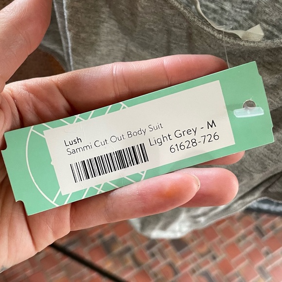 NWT Lush off shoulder bodysuit - Picture 5 of 6